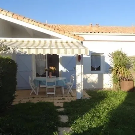 House Confortable Maisonnette Dans Privee Avec Piscine 1 بيت للعطل *