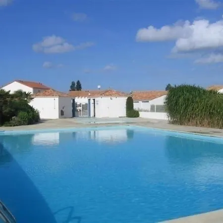 House Confortable Maisonnette Dans Privee Avec Piscine 1 بيت للعطل *